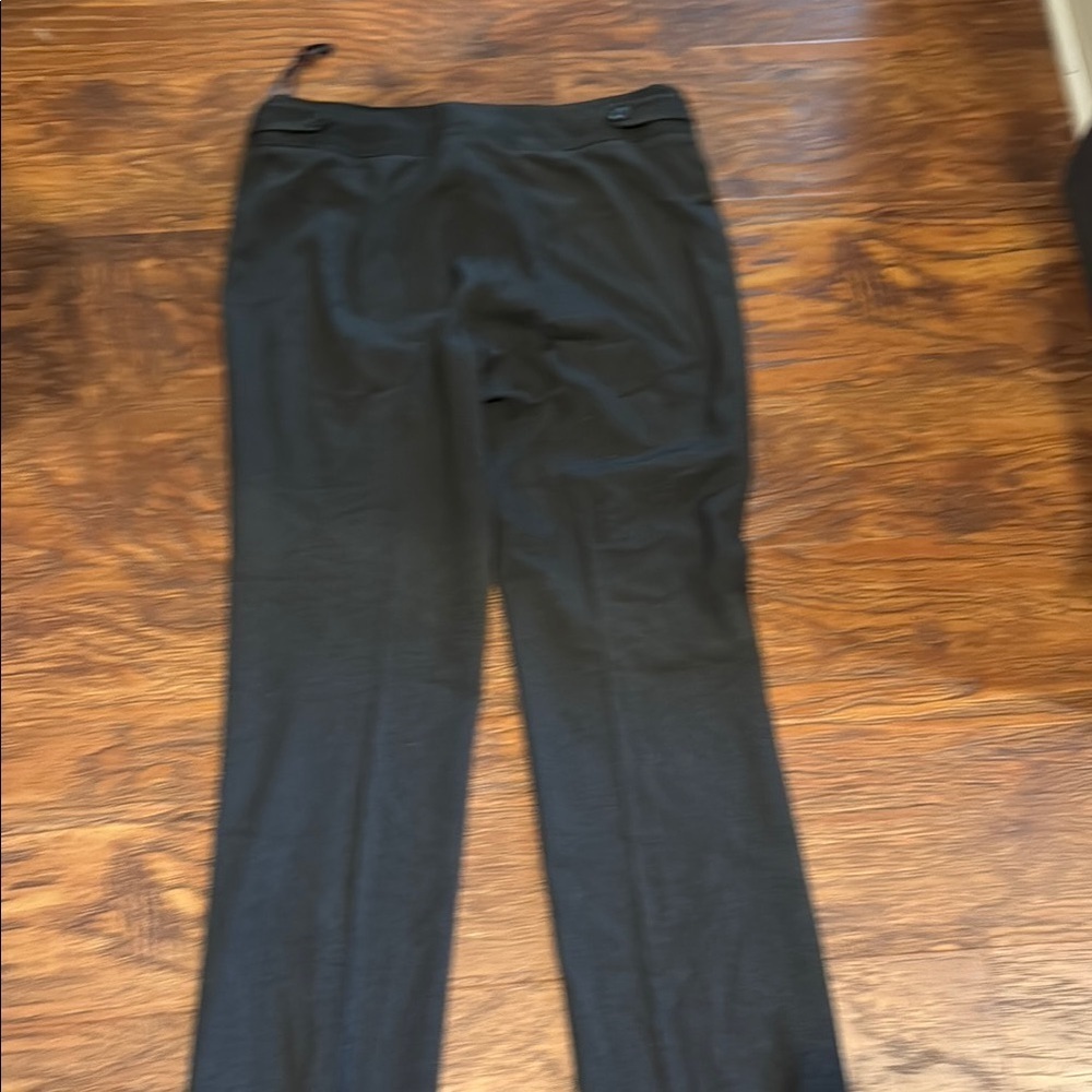 Jones New York Black Trousers with Flat Front and Tailored Fit - Picture 4 of 5
